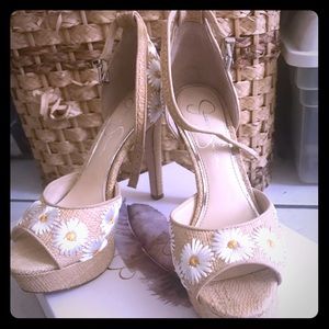 Jessica Simpson Sun flower/daisy High-heals